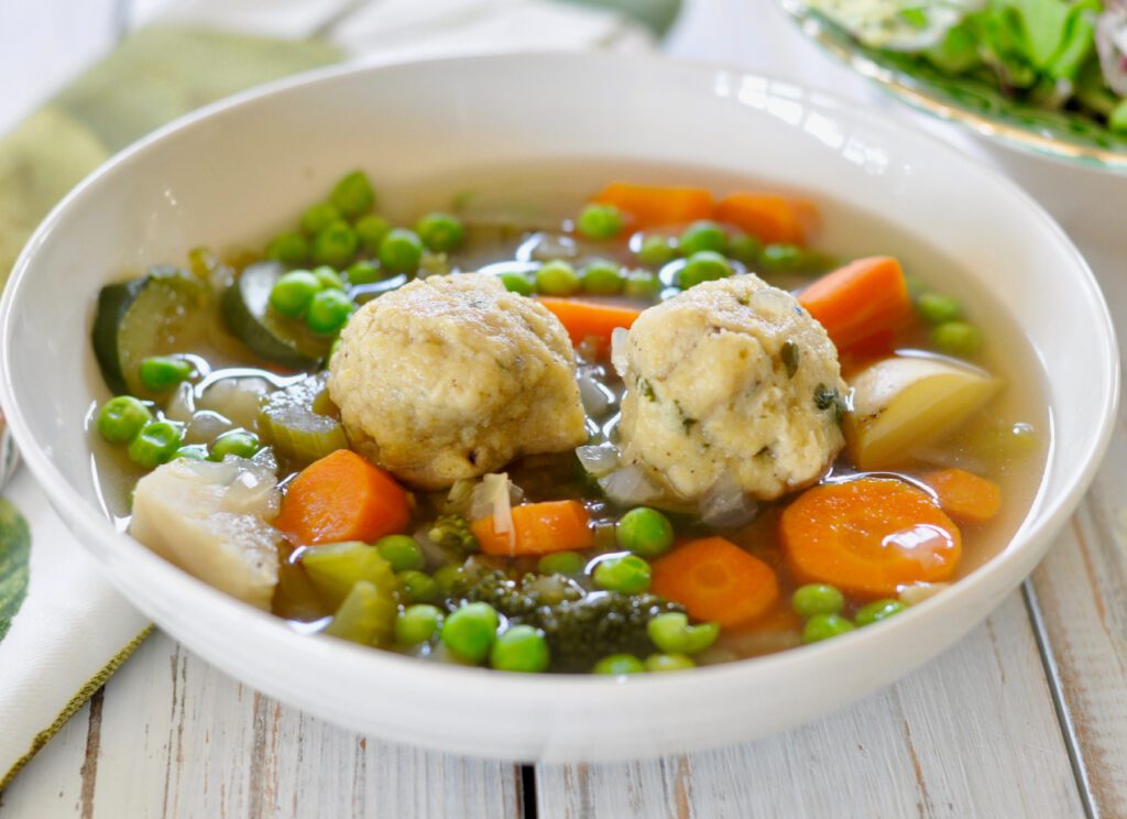 Read more about the article Vegan Dumpling Vegetable Soup